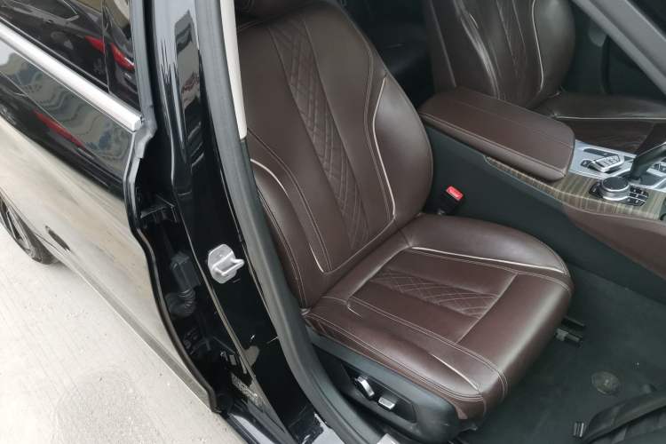 Used BMW 5 Series 2018 530Li Leading Edition Luxury Package
