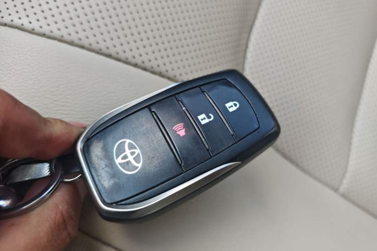 Used Toyota Land Cruiser  Vehicle Key