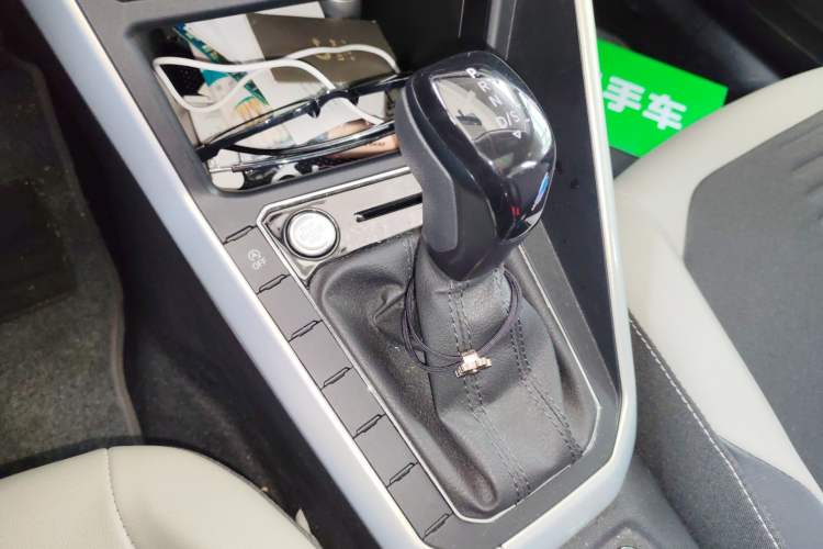 Used Volkswagen Polo 2023 Plus 1.5L Automatic Colorful Tech Edition Gear Lever