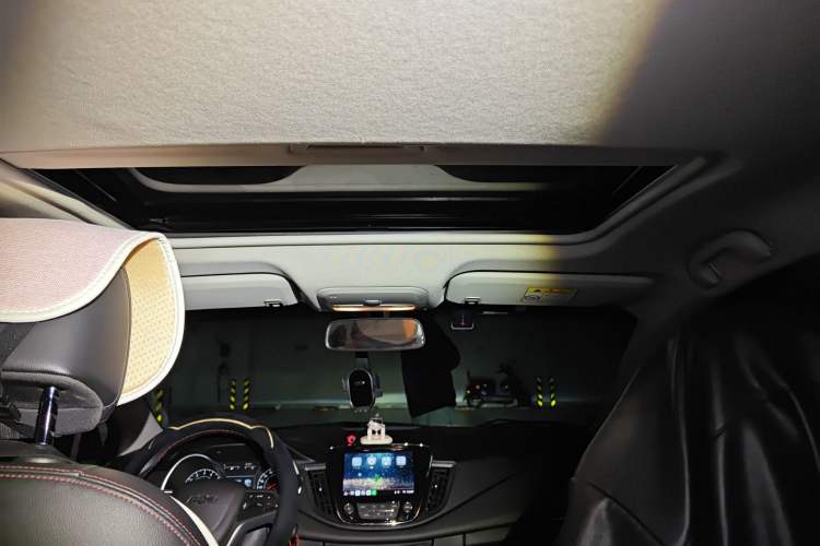 Used Chevrolet Monza 2022 Light Hybrid Redline 320T Dual-Clutch Thrilling Edition Headliner