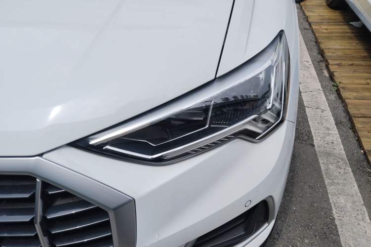 Used Audi Q3 2019 40 TFSI Fashionable and Elegant Model Left Front Headlight