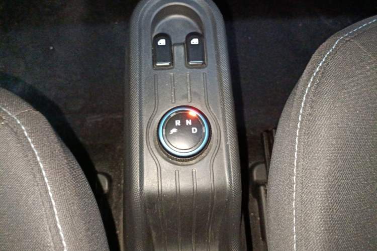 Used Wuling Hongguang MINIEV 2020 Enjoy Edition Lithium-Ion Battery Gear Lever