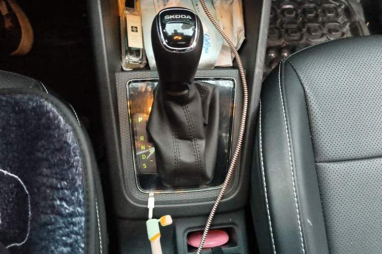 Used Skoda Kamiq 2021 1.5L Automatic Comfort Edition Gear Lever