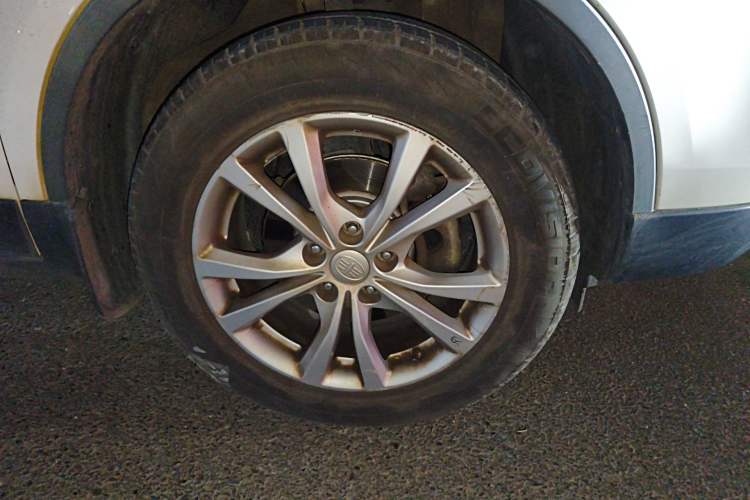 Used Bestune X80 2017 1.8T Automatic Luxury Model Right Front Wheel Hub