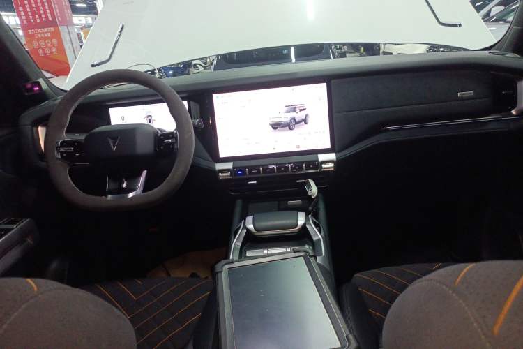 Used Deepal G318 2024 Four-Wheel-Drive Air Suspension Model