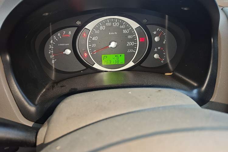 Used Hyundai Tucson 2009 2.0L Automatic Two-Wheel Drive with Sunroof