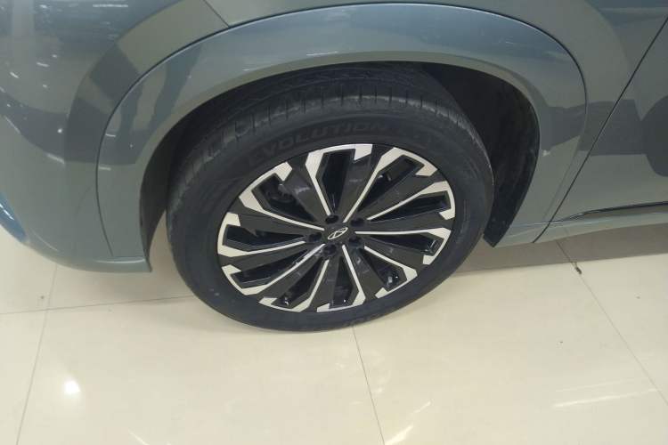 Used Chery Tiggo 9 2023 2.0T Dual-Clutch Two-Wheel Drive Luxury Edition 5 Seats Left Front Wheel Hub