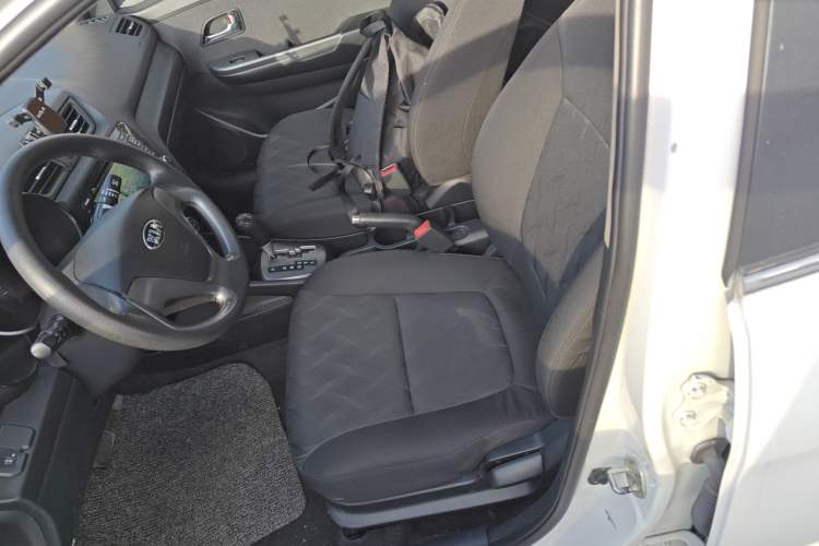 Used Kia K2 2015 Sedan 1.4L Automatic GLS
