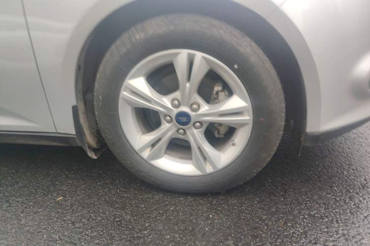 Used Ford Focus 2012 Sedan 1.6L Manual Fashion Edition