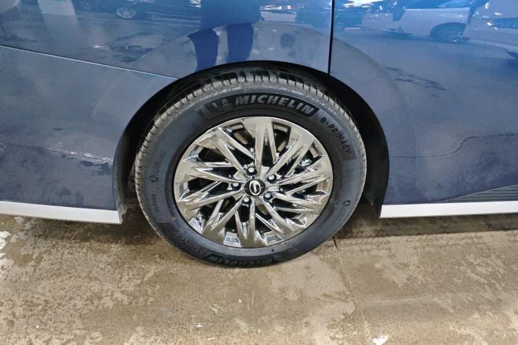 Used GAC Trumpchi Xiangwang M8 2025 Kunkun Series Ultra First-Class Cabin Right Rear Wheel Hub