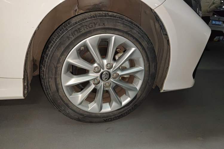 Used Toyota Corolla 2021 Dual-Motor 1.8L E-CVT Elite Edition Right Front Wheel Hub
