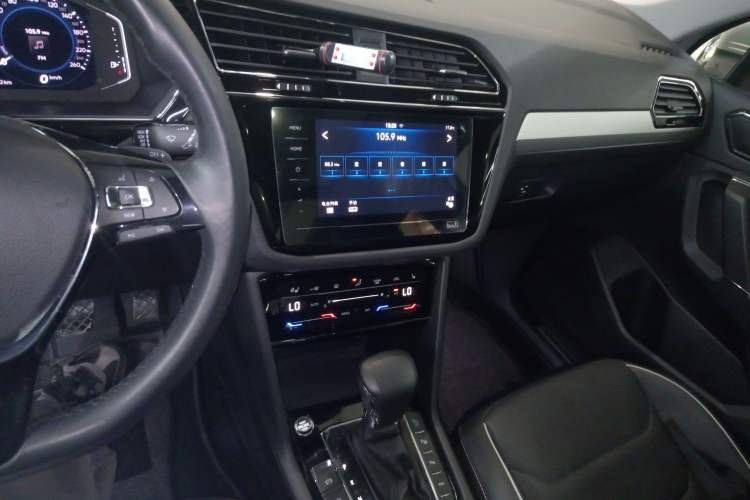 Used Volkswagen Tiguan L New Energy 2020 430 PHEV Plug-in Hybrid Flagship Edition Audio And AC Panel