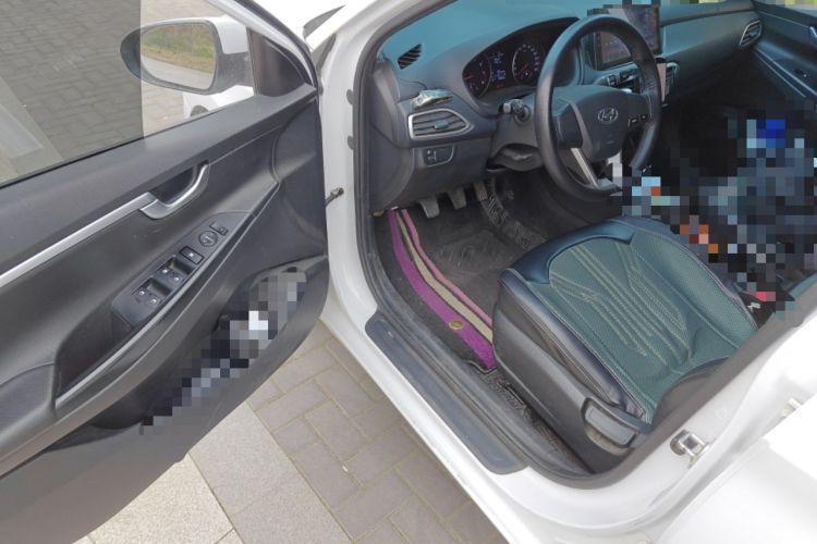 Used Hyundai Celesta 2017 1.6L Manual GL Delight Edition Driver Seat