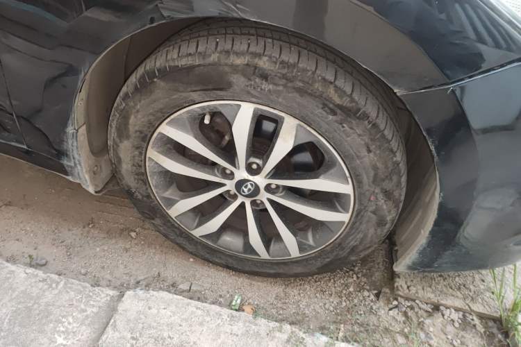 Used Hyundai Azera 2011 2.4L Luxury Model