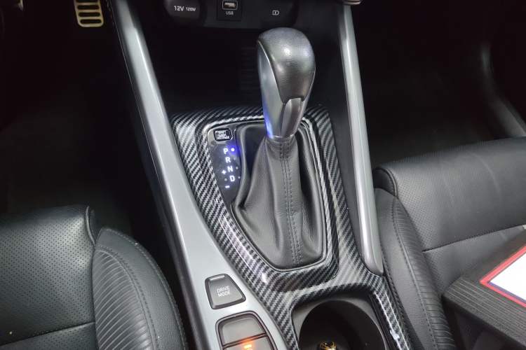 Used Hyundai Lafesta 2019 280TGDi Smart Speed Version China VI Standard Gear Lever