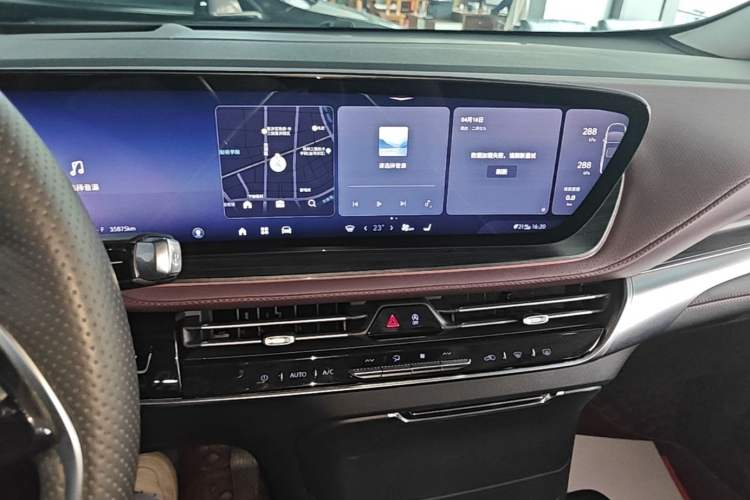 Used Buick Century 2023 2.0T Six-Seater Yinshi Edition Audio And AC Panel