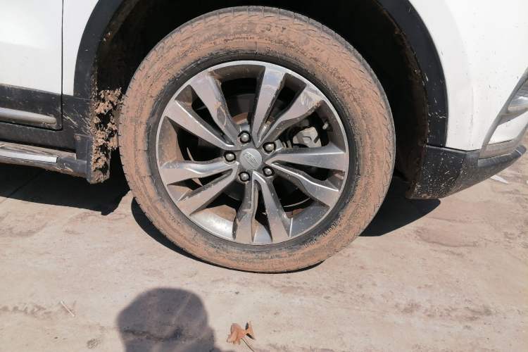 Used Geely Auto Emgrand X7 Sport 2016 2.0L Manual ZhiShang Version