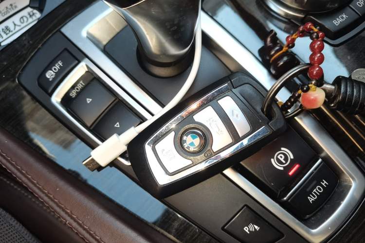 Used BMW 5 Series 2014 525Li Luxury Design Package
