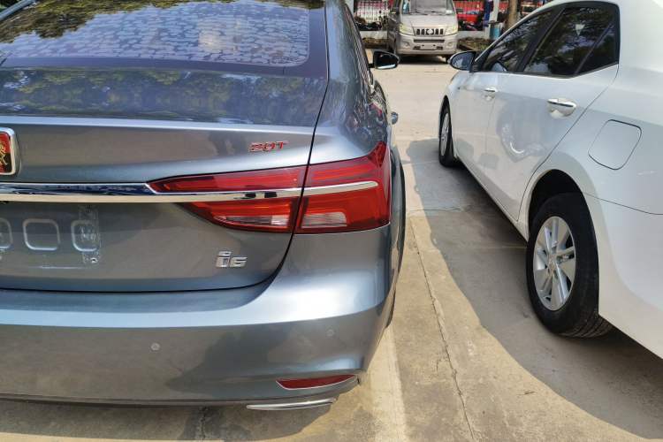 Used Roewe i6 2017 20T Automatic Internet Smart Edition
