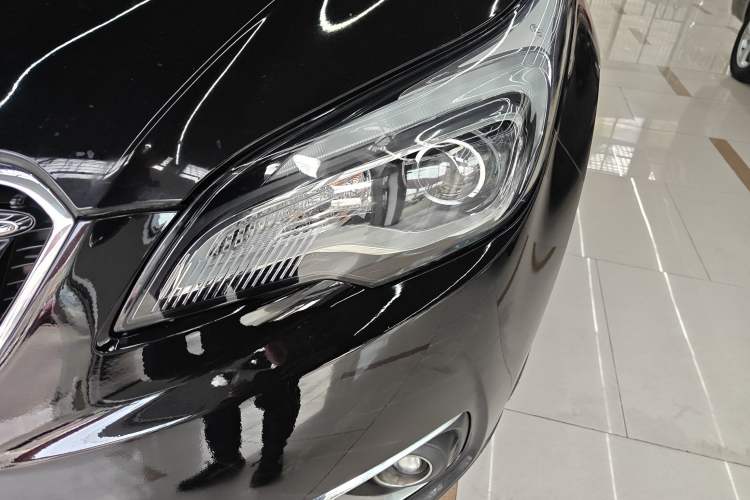 Used Buick Envision 2018 20T Two-Wheel-Drive Elite Model
