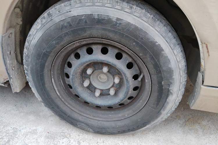 Used Foton Scenic G7 2015 2.0L Commercial Version Long Wheelbase High Roof – 486EQV4
