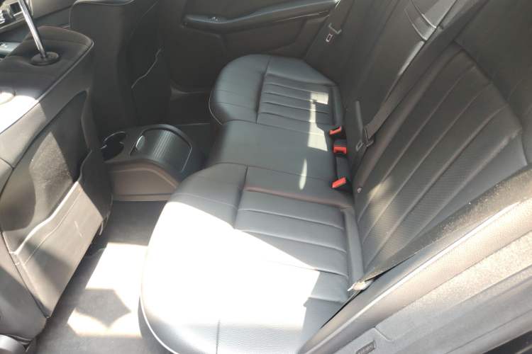 Used Mercedes-Benz E-Class 2015 E 260 L Sport Edition
