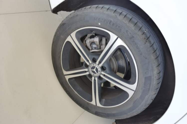 Used Mercedes-Benz A-Class 2022 Revised Version A 200 L Sport Sedan Fashionable Style