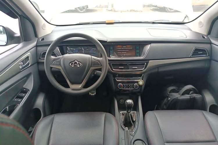 Used CHANGAN KAICHENG Oushang A600 2016 1.5L Manual Elite 7-Seater Center Console