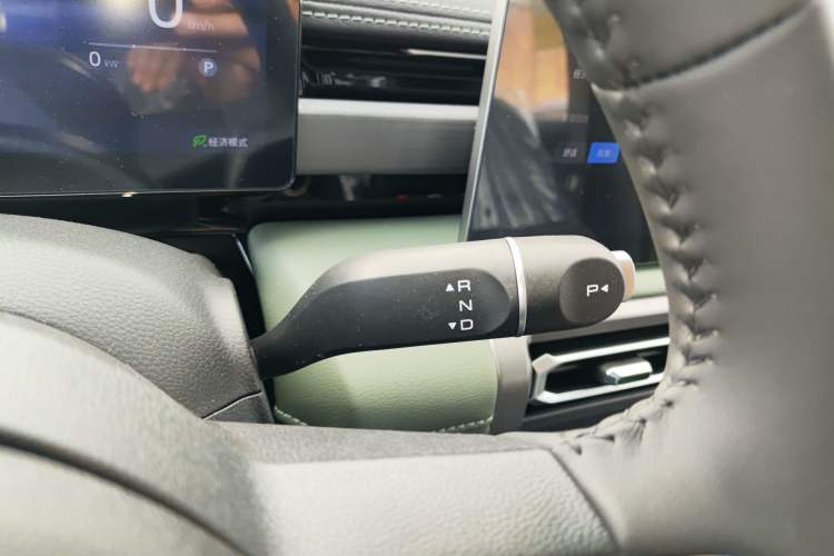 Used Baojun Spark EUV 2026 301km Flagship Edition Gear Lever