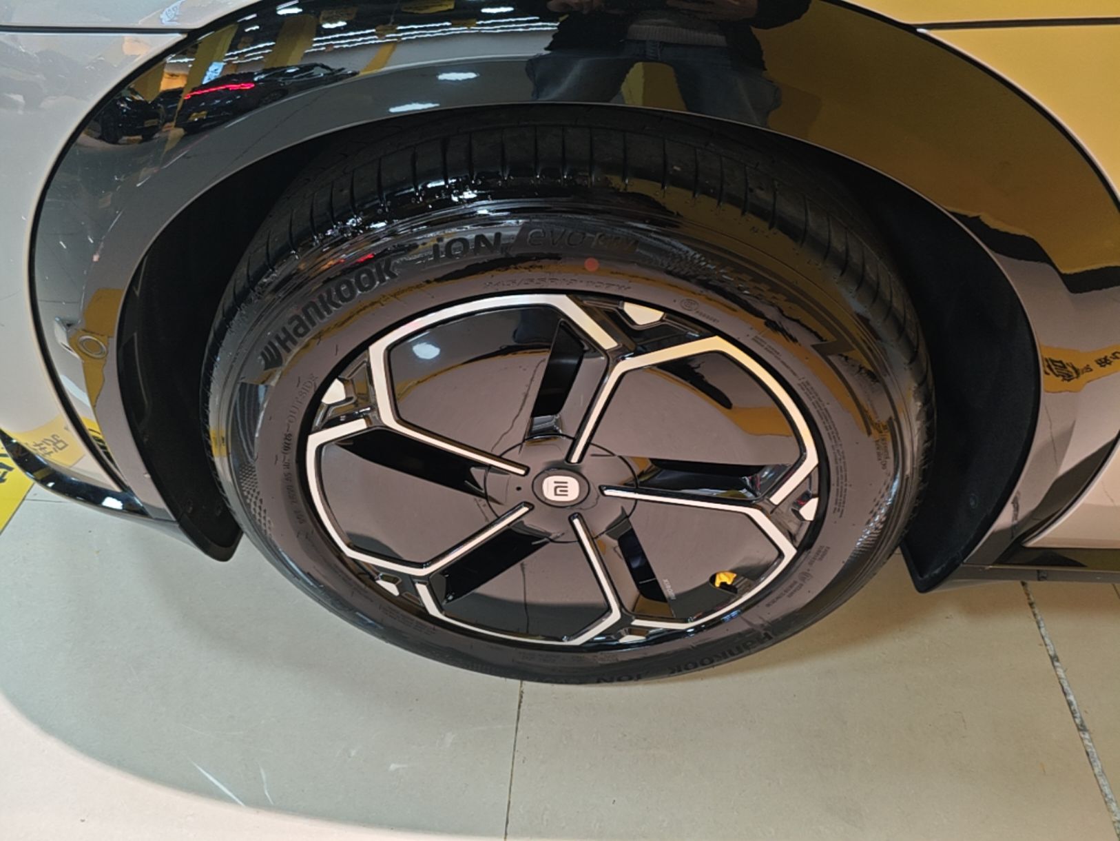 Xiaomi Auto YU7 2025 Ultra-Long Range All-Wheel Drive Pro Version — снимка 10