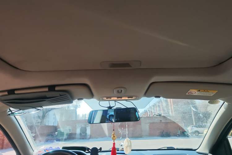 Used Venucia T70 2015 2.0L CVT Smart Edition
