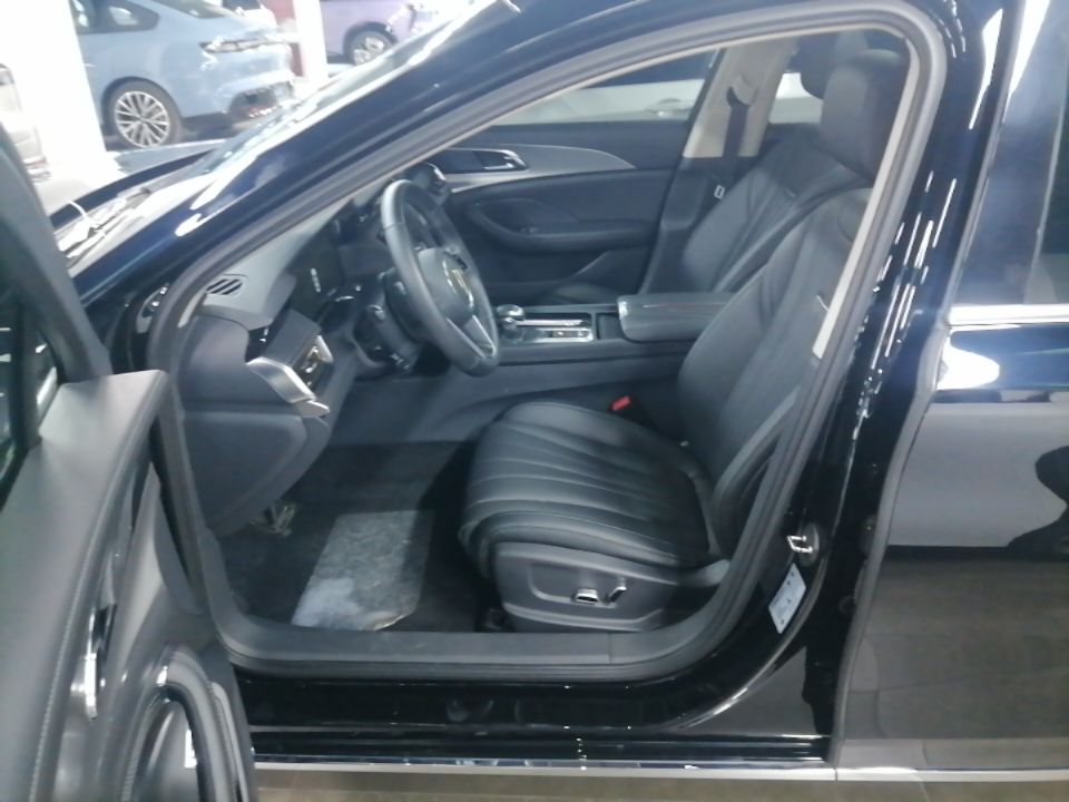 Hongqi H5 2024 2.0T Automatic Smart Connect Flagship Edition - Chinese Trim Xiang — снимка 19