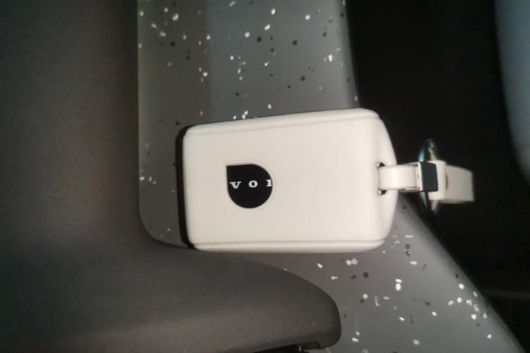 Used Volvo EX30 2025 Rear-Drive Long-Range Version Ultra