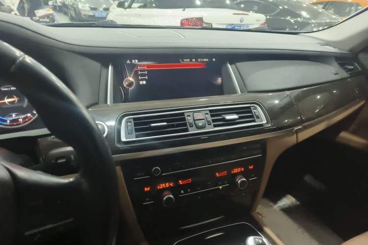 Used BMW 7 Series 2014 730Li Premium Edition
