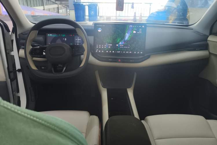 Used Lynk & Co 06 EM-P 2023 EM-P 126 Long-Range Pro
