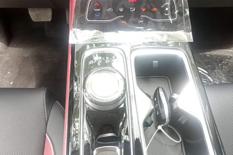 Used SOL QX 2021 300T DCT Prestige Smart Connectivity Version
