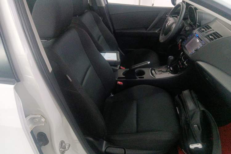 Used Mazda 3 2015 Sedan 1.6L Automatic Elite Model Right Front Seat