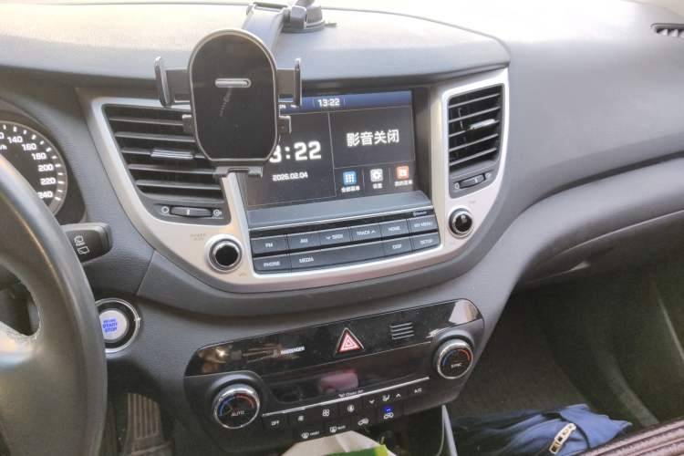 Used Hyundai Tucson 2015 1.6T Dual-Clutch Two-Wheel-Drive Leading Model