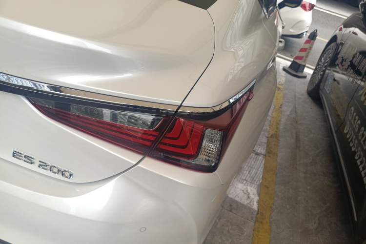 Used Lexus ES 2020 200 Excellence Edition
