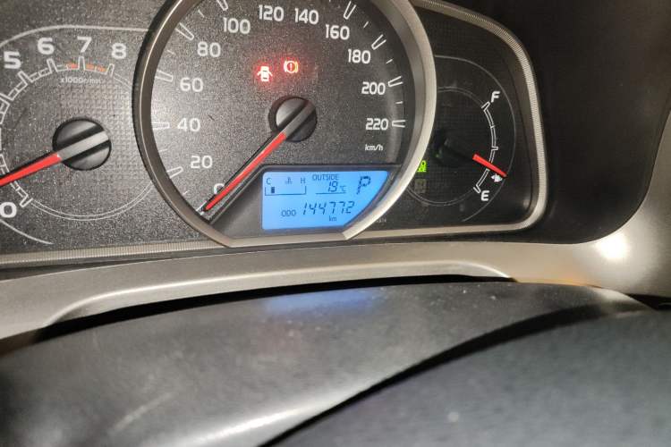 Used Toyota RAV4 2013 2.5L Automatic 4x4 Elite Edition Odometer Close Up