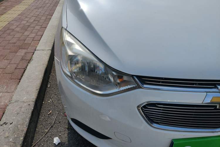 Used Chevrolet Sail 2015 Sail 3 1.3L AMT Ideal Edition Right Front Headlight