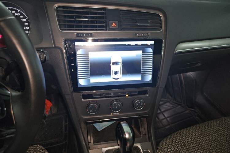 Used Volkswagen Golf 2016 1.6L Automatic Comfort Model Audio And AC Panel