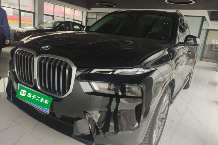 Used BMW X7 2023 xDrive40i Luxury Package with Leading Features