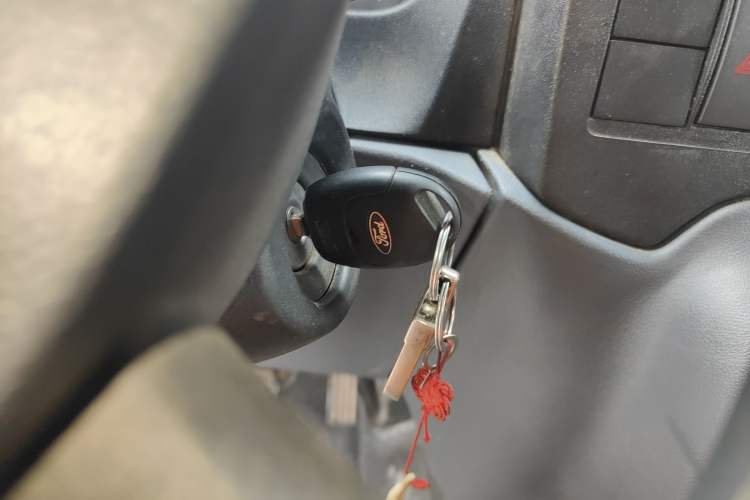 Used Ford Transit Custom 2016 2.2T Short-Wheelbase 6-Seater Mid-Roof Multi-Purpose Vehicle