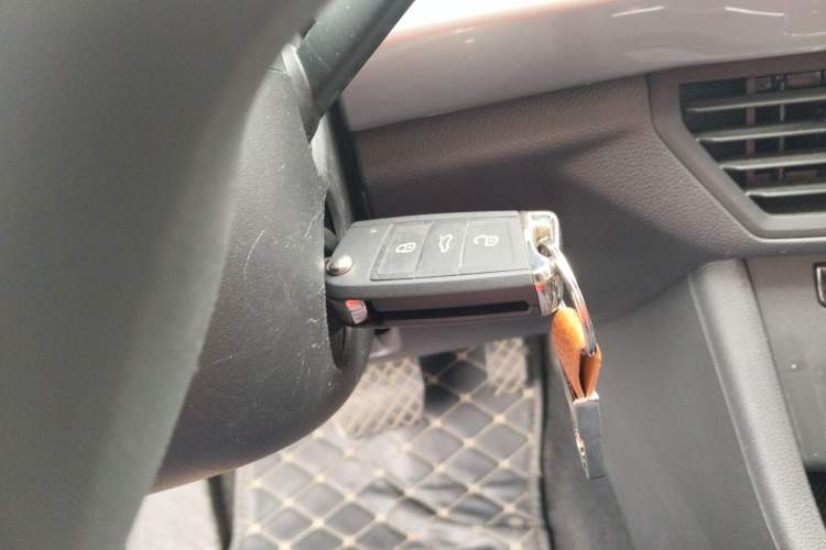 Used Volkswagen Bora 2021 1.5L Automatic Fashionable Smart Connectivity Version Vehicle Key