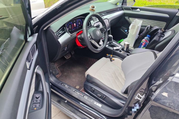 Used Volkswagen Magotan 2024 2 Million Units Zhongxiang Version 330TSI DSG Luxury Edition Driver Seat