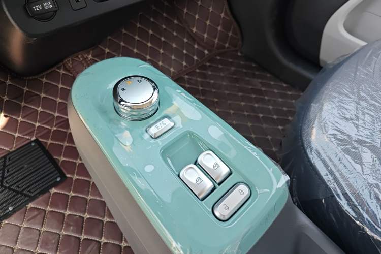 Used CHANGAN Lumin 2022 301km Honey-Sweet Version Gear Lever