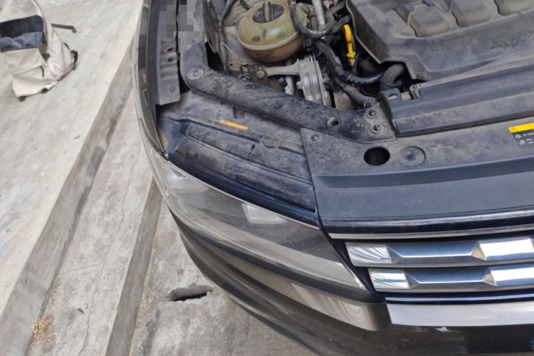 Used Volkswagen Tiguan L 2018 Revised Version 330TSI Automatic Two-Wheel Drive Comfort Edition Right Front Headlight