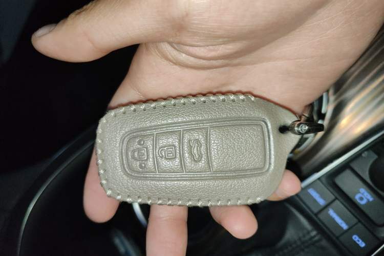 Used Toyota Camry 2019 2.5G Luxury Edition China VI Standard Vehicle Key