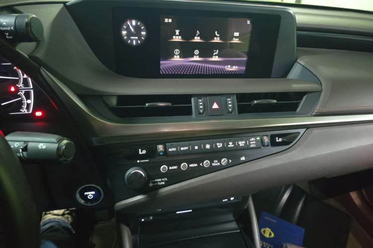 Used Lexus ES 2018 300h Premier Edition China V Standard